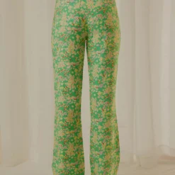 Jade Floral Bootcut Pant - Apple -Outfityo Sales 0adac8c44a444853a6b2b696cdce614f scaled