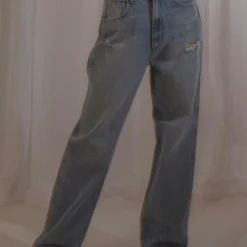 Wrangler Bella Baggy Jean - Love Song 9 Wrangler Bella Baggy Jean - Love Song -Outfityo Sales 0b7ab9d793914013a4b76585563d38db scaled