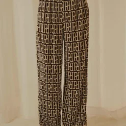 90s Muse Pants - Logo Mania -Outfityo Sales 0d5e24c7d0834a179734589c59a89282 scaled