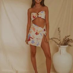 Sandy Days Crop Top - Abstract Resort -Outfityo Sales 2c24b041524144619e117936f3b8f0cb scaled