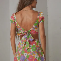 Brady Crop Top - 70s Floral -Outfityo Sales 34d1011fe1834514b3d625dfbc92feeb