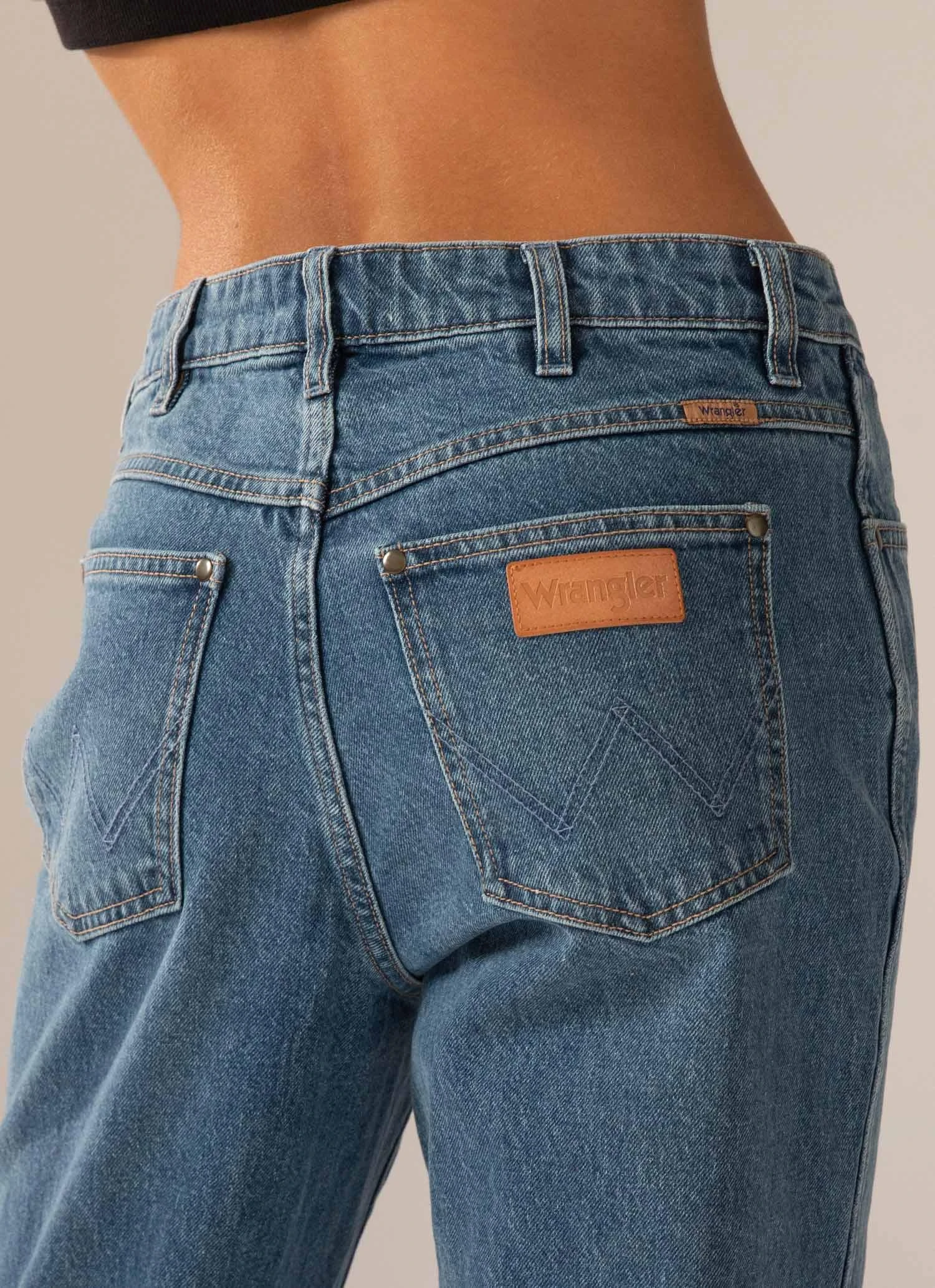 Wrangler Cindy Relaxed Straight - Exploration 3 Wrangler Cindy Relaxed Straight - Exploration - Image 3