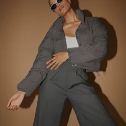 Topher Puffer Jacket - Coal -Outfityo Sales 4a65e07e019c45f1a29ed8f581e11e35 10402472 0ccc 4524 8973 6f995bbaf837 scaled