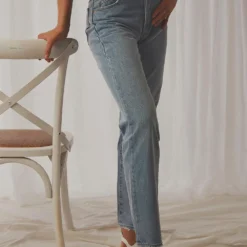 Classic Straight Jeans - 90s Blue