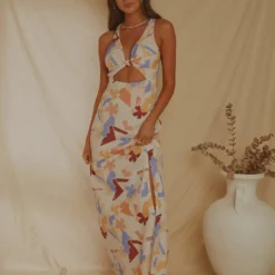 Italian Love Maxi Dress - Abstract Resort -Outfityo Sales 9bf48e0963134521bd0e82939d8ed550 scaled