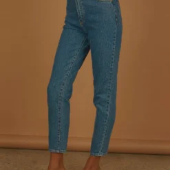A 94 High Slim Jean - Chantell Organic -Outfityo Sales Peppermayo Jenaya 26.4.22 P4 97 scaled