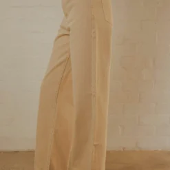 A 94' High & Wide Jean - Ecru 8 A 94' High & Wide Jean - Ecru -Outfityo Sales Peppermayo Jenaya 7.2.22 P5 40 scaled