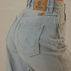 Wrangler Bella Baggy Jean - Delirium Decon -Outfityo Sales Peppermayo Kiana 19.5.22 P3 94 scaled