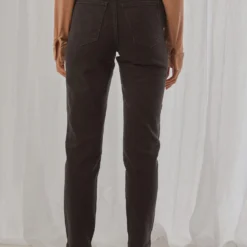 Wrangler Tyler Jean - Midnight Stone -Outfityo Sales Peppermayo Vic 11.5.21 P5 52 scaled