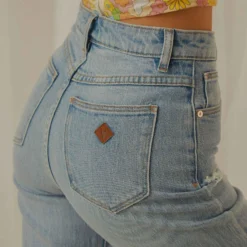 A 94' High Straight Jean - Patricia Rip -Outfityo Sales aeaed512d991436489e3319f35750832 scaled