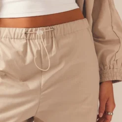 Mountain Trail Cargo Pant - Mushroom Grey -Outfityo Sales c13d880354c44e73877239365a776d53 scaled