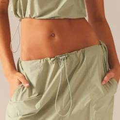 Hacker Parachute Pants - Fern -Outfityo Sales d00870a6fe9d4b21a203523af9889aae scaled