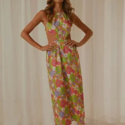 Weekend In Spain Maxi Dress - 70s Floral -Outfityo Sales d312b36bd2b24d1a9b4b0ef14204fda0 scaled