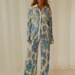 90s Muse Pants - Blue Blossom -Outfityo Sales e7d502ef777d4ce185635b786ebc35ce 603ae03f ee6a 485d 830e 84125a78cf98 scaled