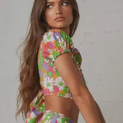 Brady Crop Top - 70s Floral -Outfityo Sales ff27a49e2ad24f75bc3d95f5fc468034