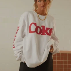 Coca Cola World Sweat - Vintage White 7 Coca Cola World Sweat - Vintage White -Outfityo Sales ff8ed6c66d8c4d8593110e05c2658c70 b7aa8bb0 43ba 4844 8b81 1373cb793880 scaled